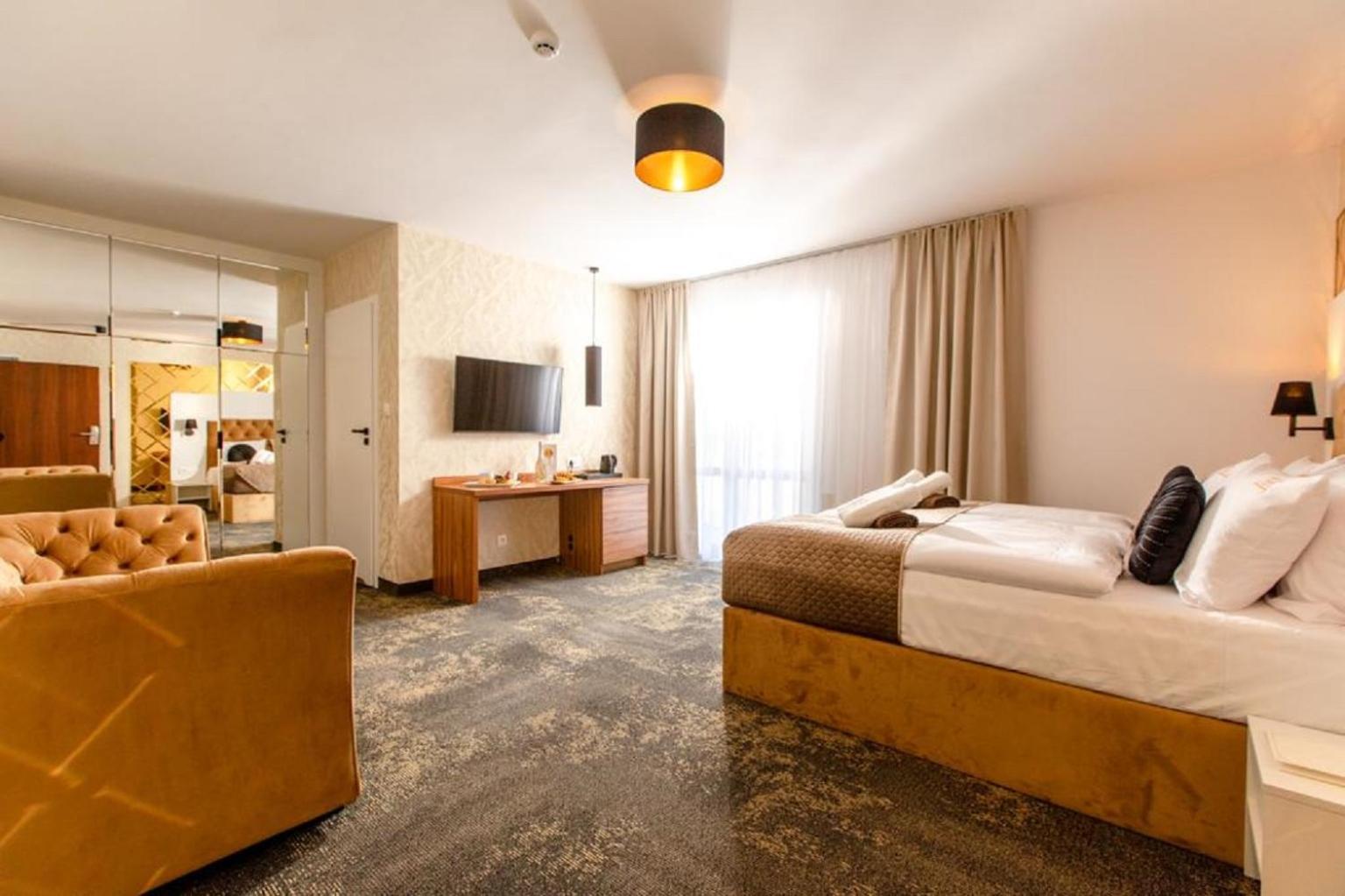 Promocje Amber Park Spa نيخوجة المظهر الخارجي الصورة