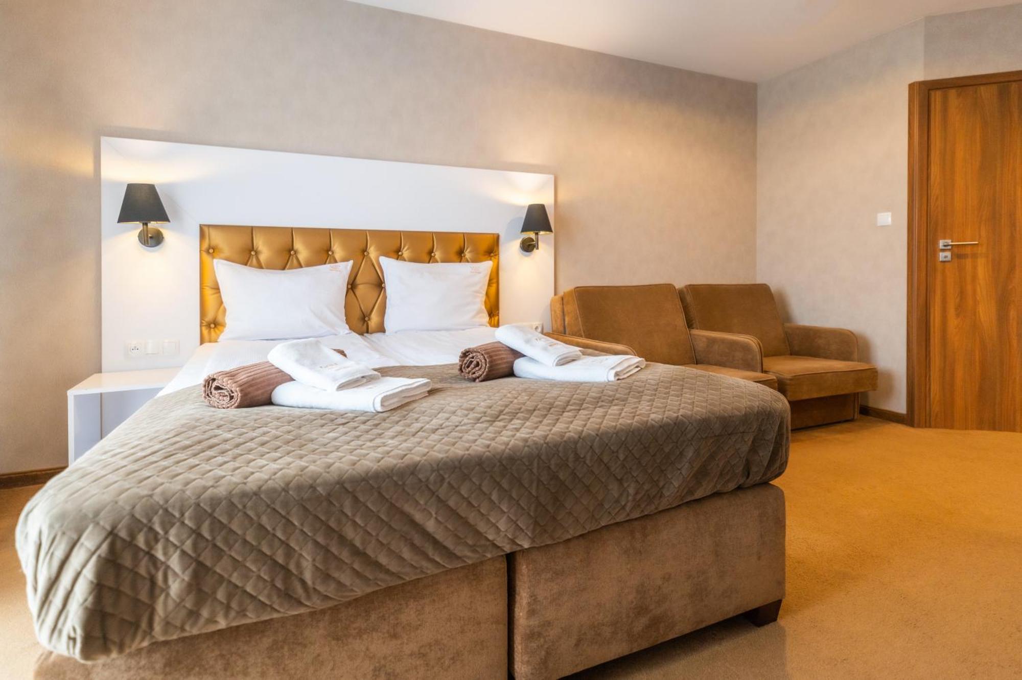 Promocje Amber Park Spa نيخوجة المظهر الخارجي الصورة